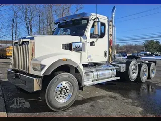 2025 WESTERN STAR 49X