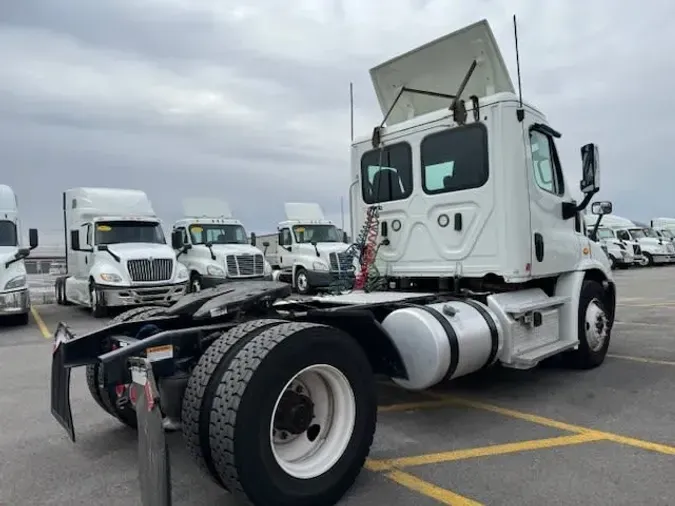 2019 FREIGHTLINER/MERCEDES CASCADIA 113