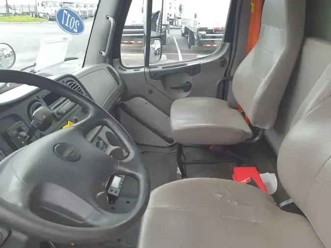 2017 FREIGHTLINER/MERCEDES M2 106