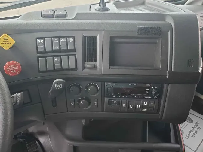 2023 VOLVO VNL64T860