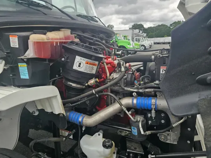 2019 FREIGHTLINER M2 106