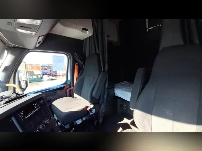 2023 Freightliner Cascadia 126