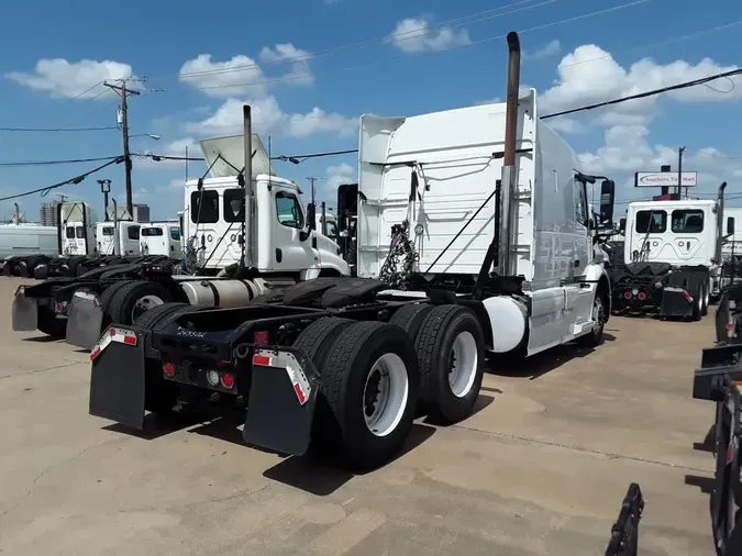 2020 VOLVO VNR64T-640