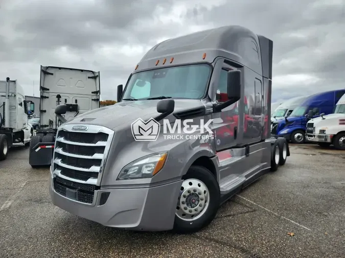 2021 FREIGHTLINER Cascadia 126f635f9b824d91b25311bf5c416349e04