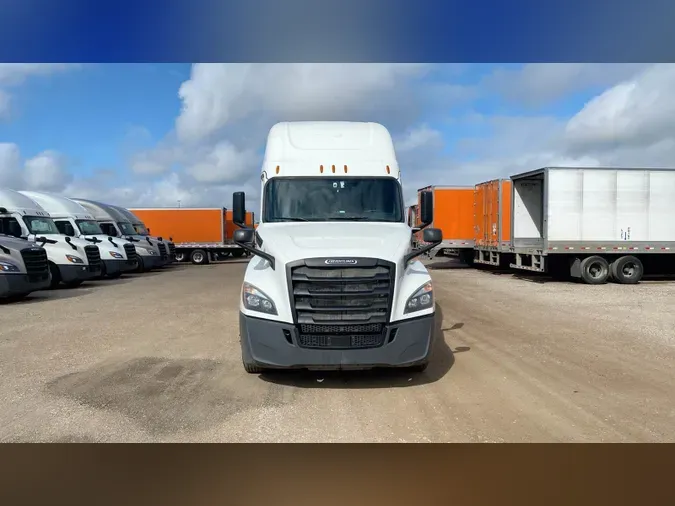 2020 Freightliner Cascadia 126