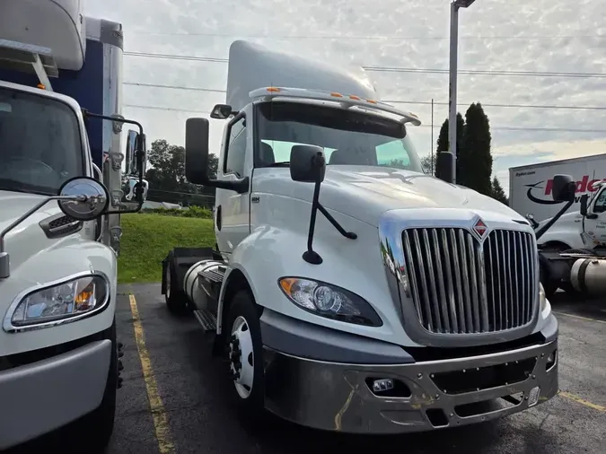 2019 NAVISTAR INTERNATIONAL RH613 DAYCAB S/A