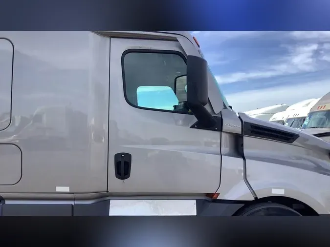 2023 Freightliner Cascadia