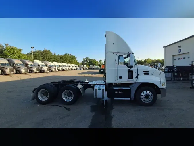 2018 Mack CXU (PINNACLE)f63aa01507e7a8de4cd9d7815fb3afa1