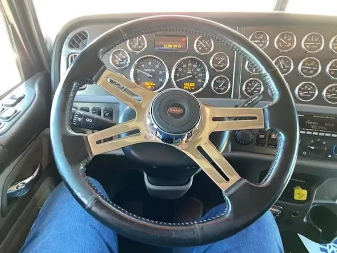2022 Peterbilt 389f63b45d3376118839e483d5a3c62c165