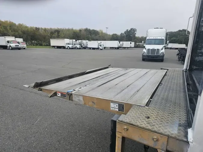 2018 FREIGHTLINER/MERCEDES M2 106