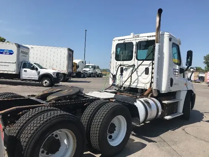 2015 FREIGHTLINER X12564ST