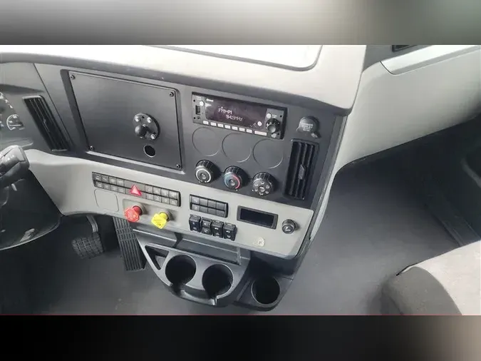 2022 FREIGHTLINER CA126