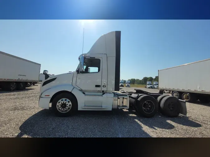 2019 Volvo VNL300