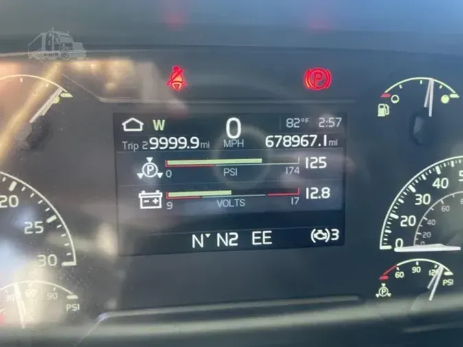2022 VOLVO VNL64T860