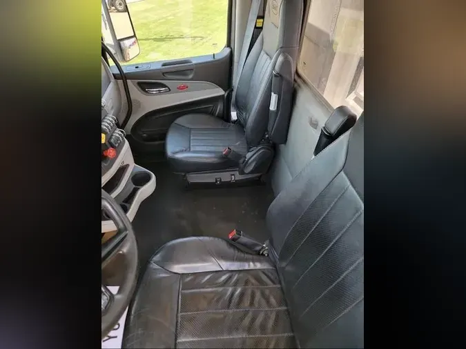 2023 Peterbilt 567