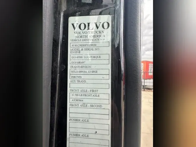 2015 Volvo VNL780