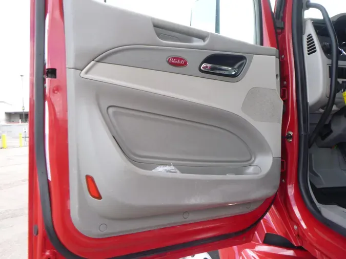 2022 Peterbilt 579