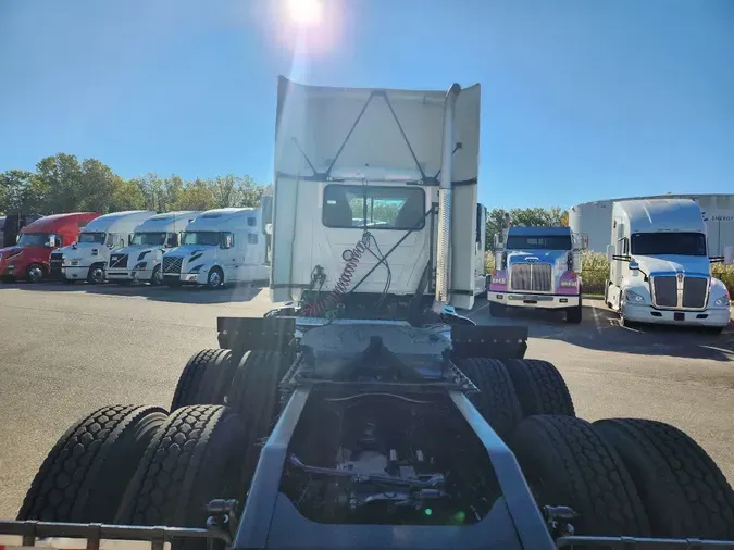 2021 MACK Anthem AN64T
