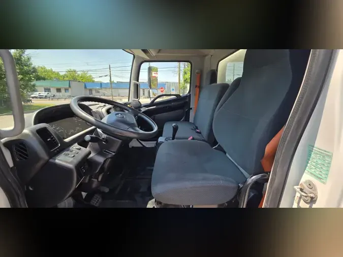2016 HINO HINO 268