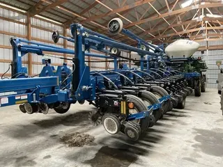 2012 Kinze 3800