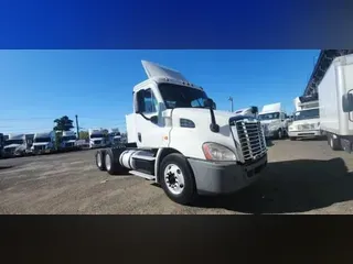 2017 FREIGHTLINER/MERCEDES CASCADIA 113