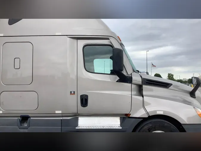 2024 Freightliner Cascadia 126