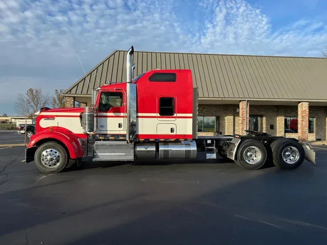 2018 Kenworth W900