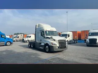 2020 Freightliner Cascadia 126