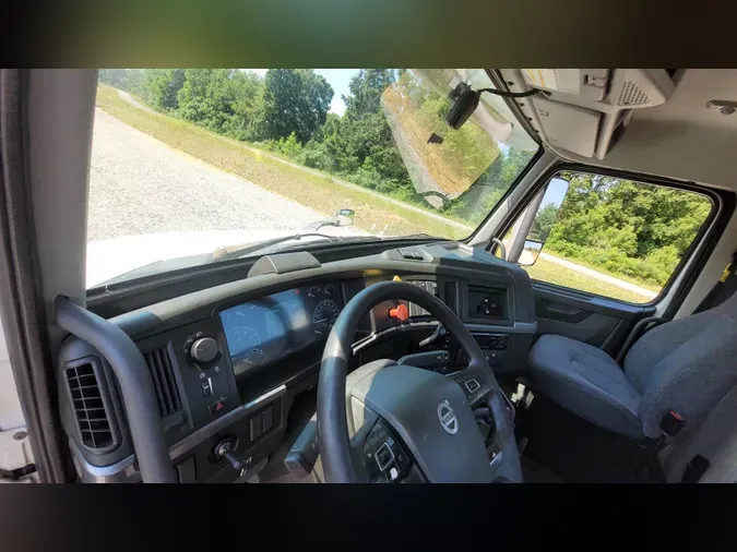 2018 Volvo VNL300