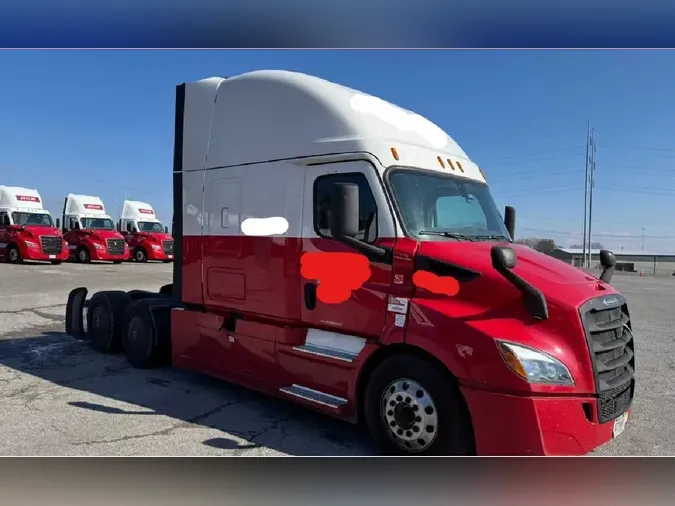 2020 FREIGHTLINER Cascadia 126