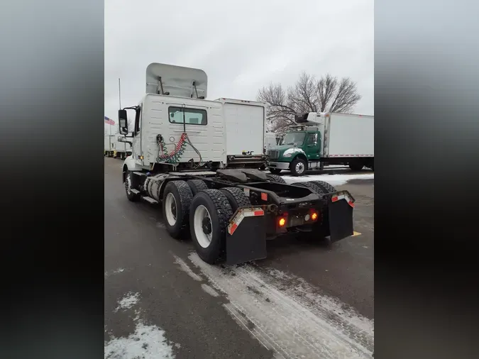2019 VOLVO VNL64T-300