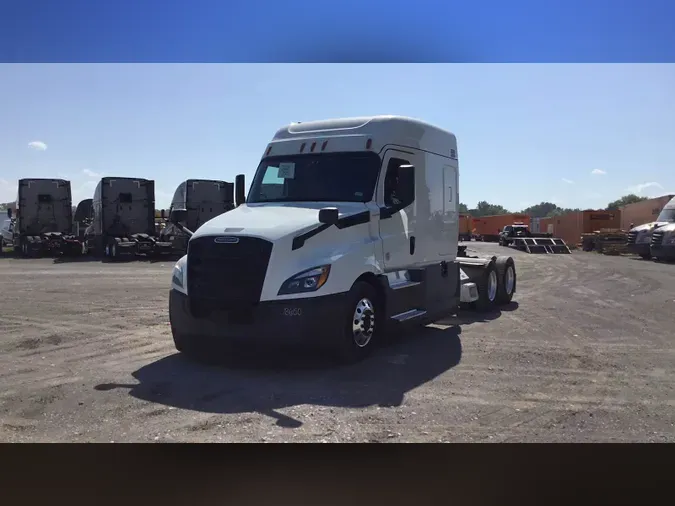 2020 Freightliner Cascadia 126