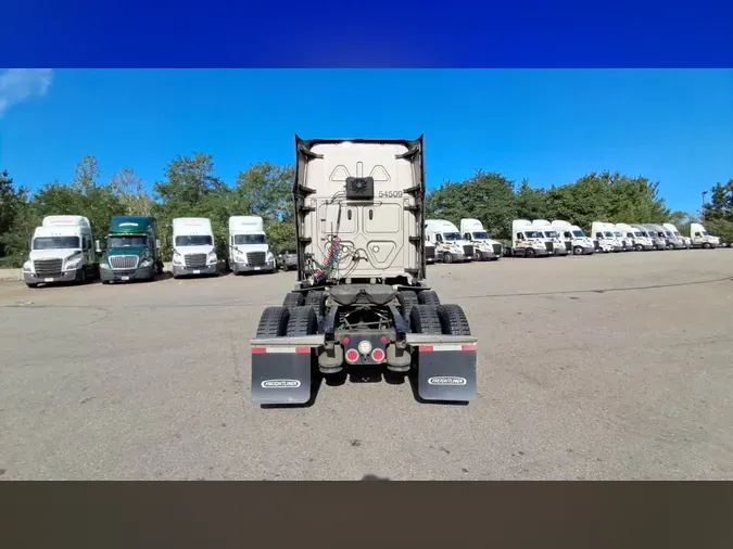 2023 Freightliner Cascadia 126