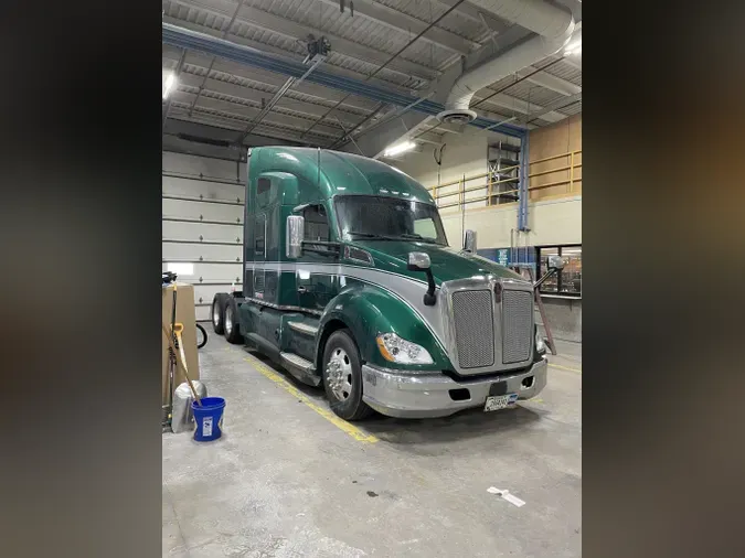 2021 KENWORTH T680