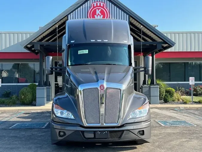 2025 Kenworth T680