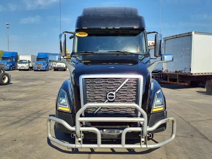 2019 VOLVO VNL64T-760