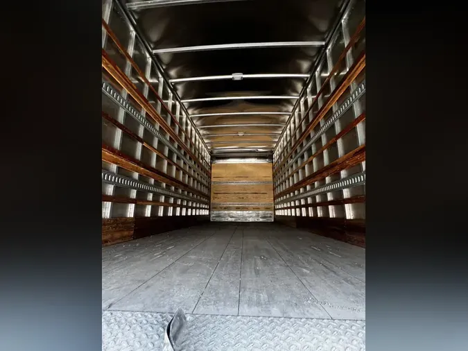 2021 FREIGHTLINER M2 106