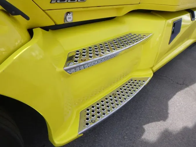 2021 Kenworth T680f678f3de8296038e77f488bdb5255687