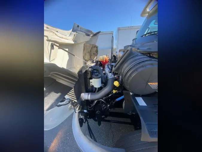 2019 NAVISTAR INTERNATIONAL RH613 DAYCAB S/A