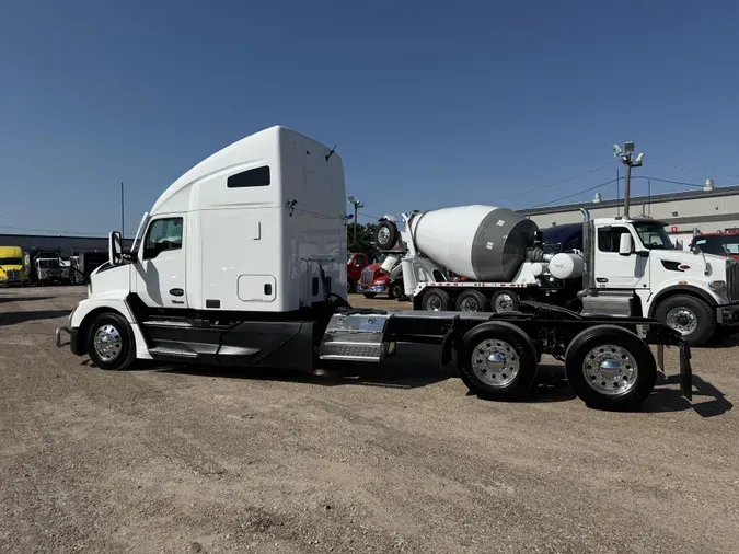 2023 Kenworth T680