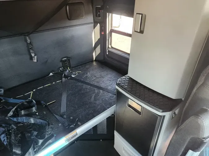 2022 KENWORTH T680