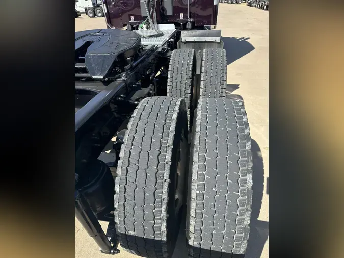 2025 Peterbilt 589f6820f73ccbb36371d0774ff239f0c95