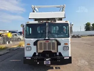 2025 PETERBILT 520