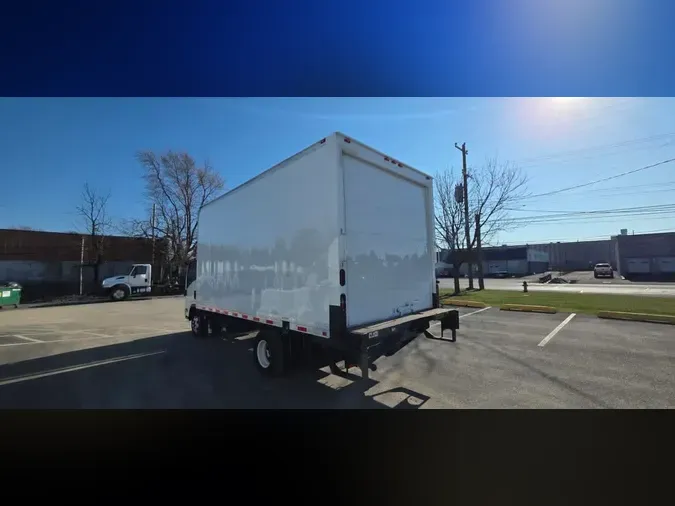 2018 ISUZU NPR HDf68501c5762eae279d861c131257f19a