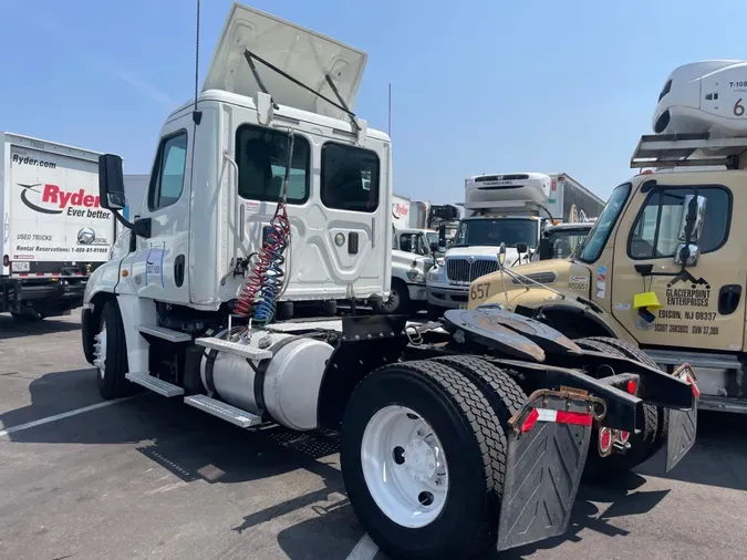 2016 FREIGHTLINER/MERCEDES CASCADIA 125