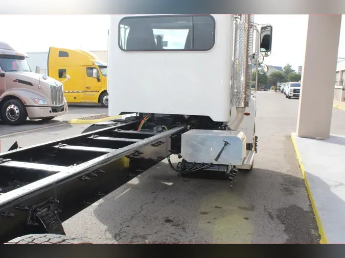 2021 Peterbilt 348