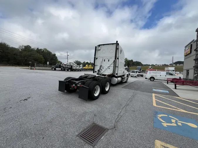 2020 Freightliner Cascadia