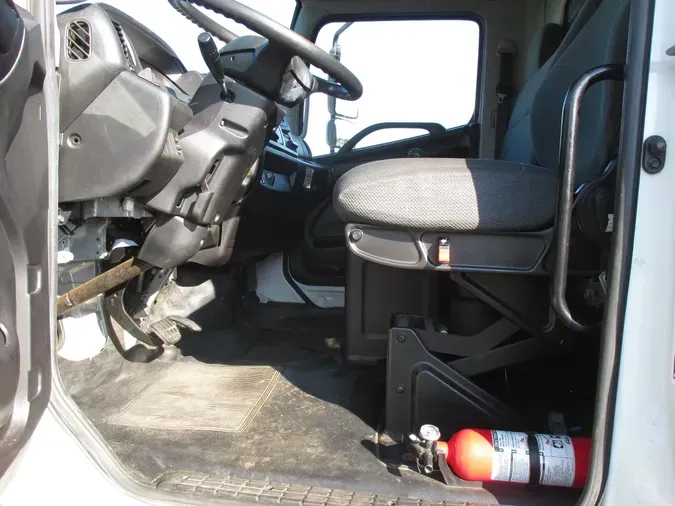 2018 HINO 338