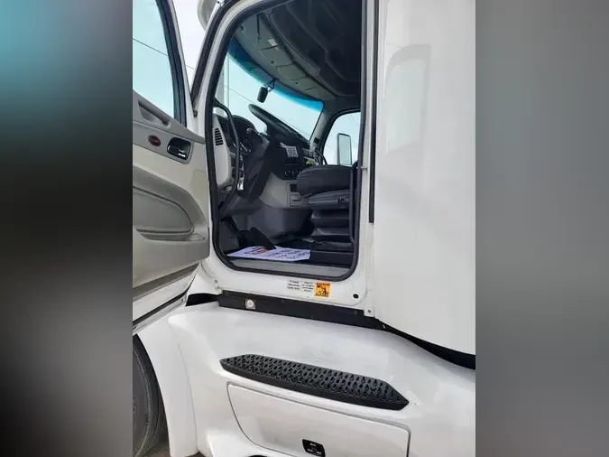 2022 Peterbilt 579