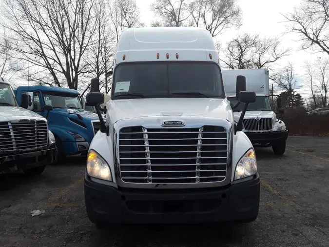 2015 FREIGHTLINER/MERCEDES CASCADIA 125